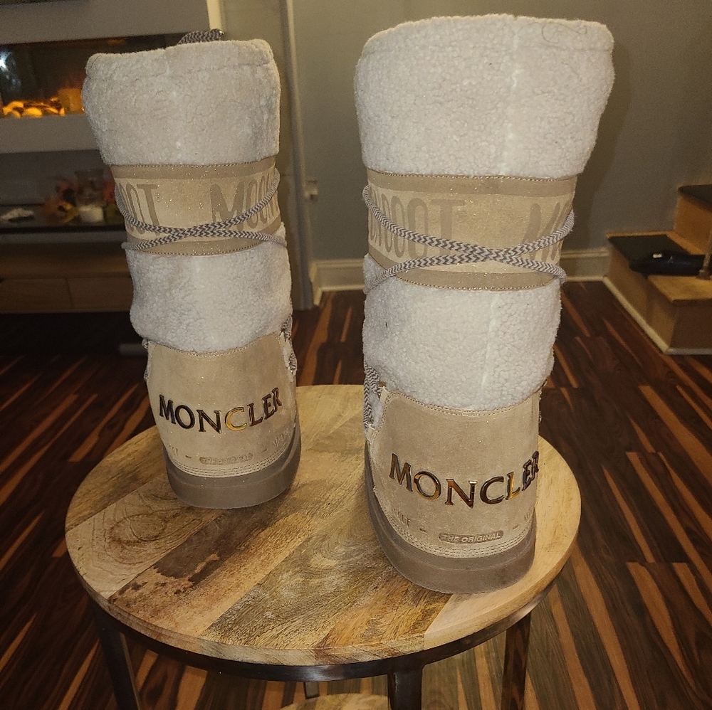 COPY - Moon Boots - Picture 4 of 8